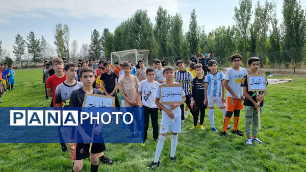 برگزاری آیین فعالیت‌های ورزشی درون مدرسه‌ای دبیرستان نمونه دولتی پژوهش آشخانه 