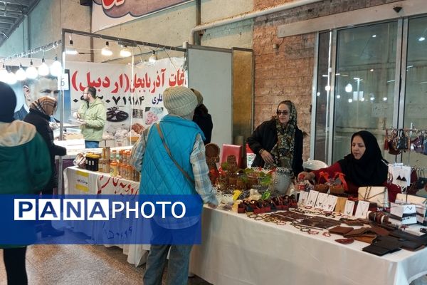 برپایی نمایشگاه سوغات و هدیه در اراک