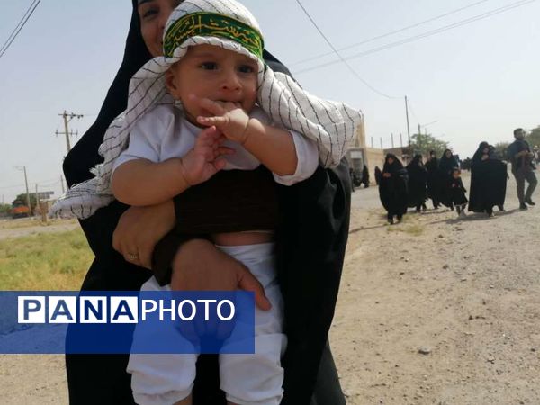 حضور پررنگ کودکان و نوجوانان روستای نقاب در همایش بزرگ عاشورای حسینی