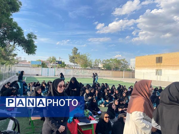 برگزاری مسابقه استعدادیابی دارت در دبیرستان حاج محمود ثابتی شیروان