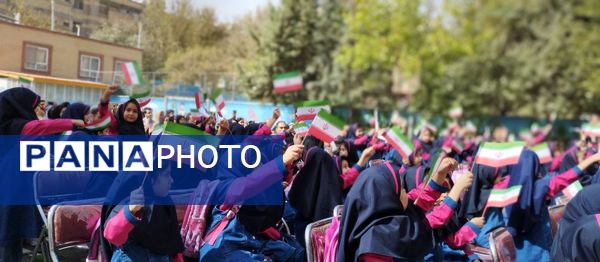 جشن شکوفه ها در دبستان شهید رضا نایب ناحیه۴ مشهد
