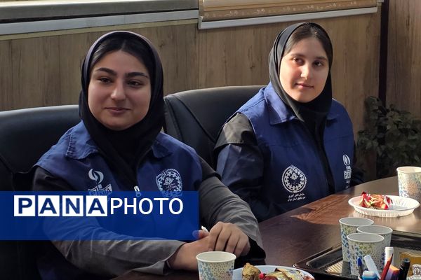 تقدیر از دانش آموز خبرنگاران فعال پانا بهارستان دو