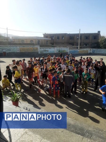 شور و نشاط دانشآموزان در المپیاد ورزشی مدرسه شهید عزیزی اسدآباد