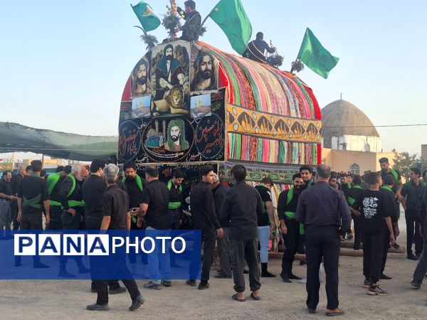 شکوه نخل‌گردانی در گناباد؛ تصویری از عشق و ارادت در محرم