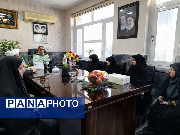 دیدار کادر مدرسه شاهد ارض اقدس با پرسنل نیروی انتظامی