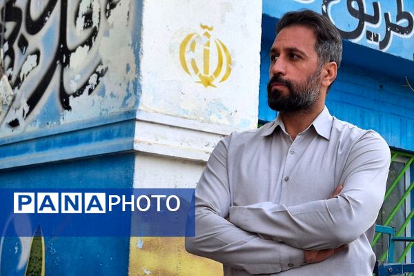 تجلیل دبیرستان شهید قمی از پدران مسئول در نیروی انتظامی و آتش‌نشانی