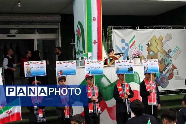  افتتاح جشنواره «امید فردا» در مدرسه شاهد ده دی ورامین