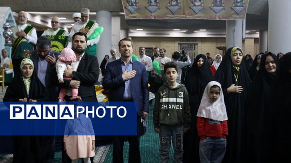 محفل قرآنی خانوادگی و افطاری ساده در مصلی خاتم‌الانبیا زنجان