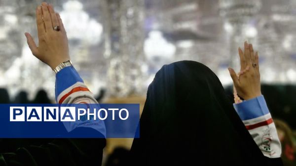 خدمت جوانان هلال‌احمر همدان به زائران رضوی در طرح ملی «قدم به قدم در مسیر بهشت»