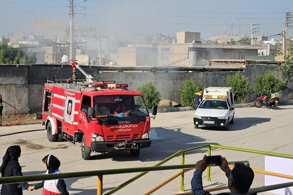 مانور سراسری زلزله در دبیرستان دخترانه نیایش گچساران 