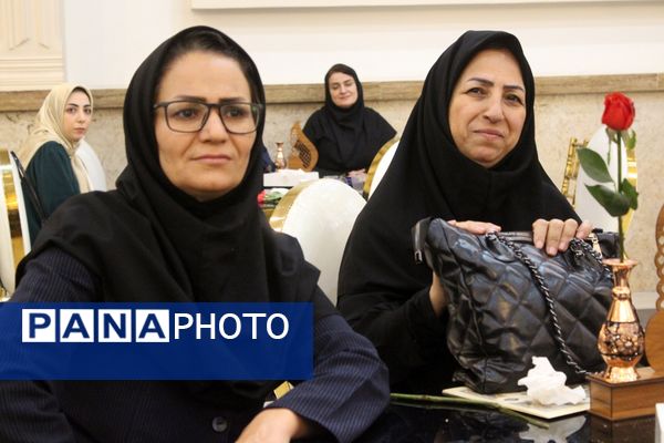 برگزاری مراسم گرامیداشت مقام معلم در بهارستان‌دو