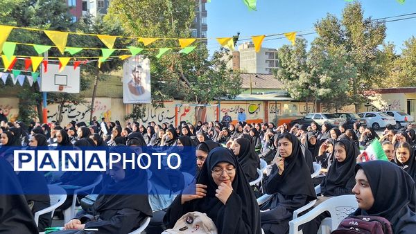 آیین متمرکز استانی نواختن زنگ مهر در مدارس استان البرز