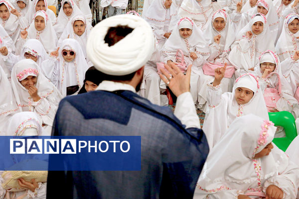 جشن تکلیف ۲۰۰ دانش آموز بانیاز ویژه مشهدی در رواق کودک حرم مطهر رضوی 