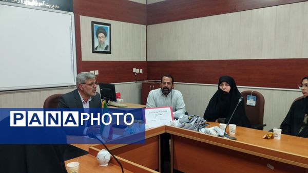 جلسه ویژه دانش آموزان بسیجی شهرستان خلیل‌آباد 
