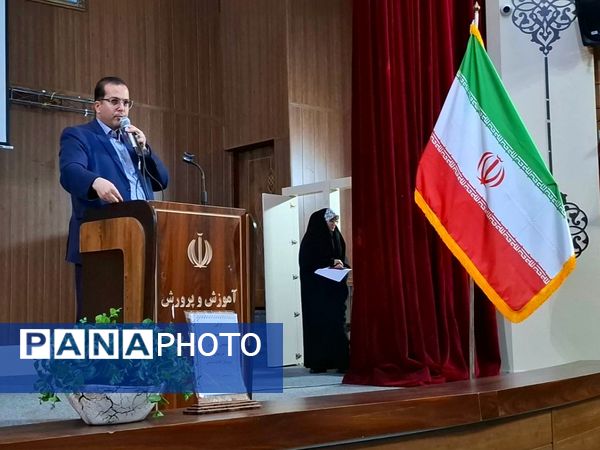انتخابات اعضای انجمن اولیا و مربیان دبیرستان دخترانه انقلاب ناحیه دو