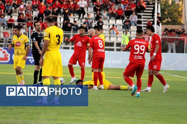 بازی بدون گل تراکتور و فجر سپاسی