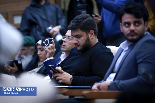 نشست خبری رئیس مجلس شورای اسلامی