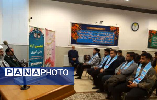 دیدار نمایندگان تشکل‌های دانش‌آموزی مدارس پسرانه مقطع متوسطه دوم کاشمر با امام جمعه