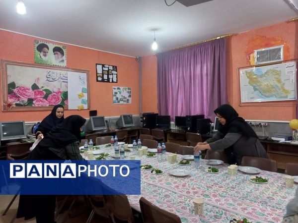 برگزاری ضیافت افطاری در دبیرستان شاهد معرفت ناحیه پنج 