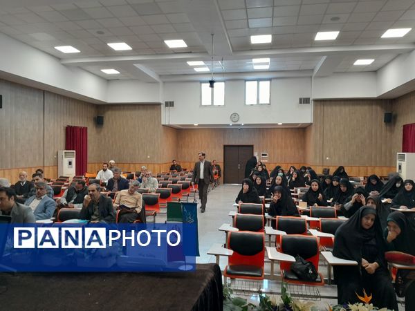 جلسه معاونین و مربیان پرورشی  ناحیه سه در دبیرستان مصلی نژاد حضرت زهرا(س)