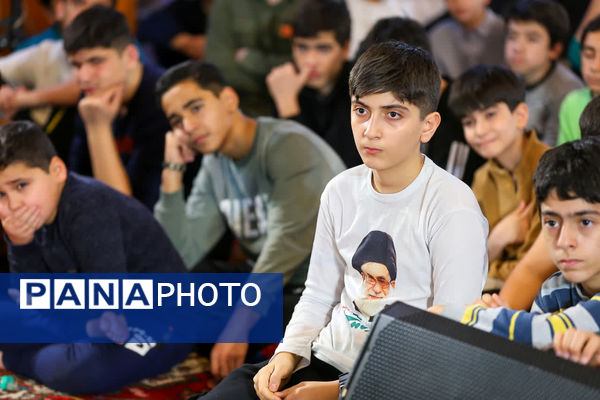 هم‌نشینی معنویت و تعلیم در مسجد