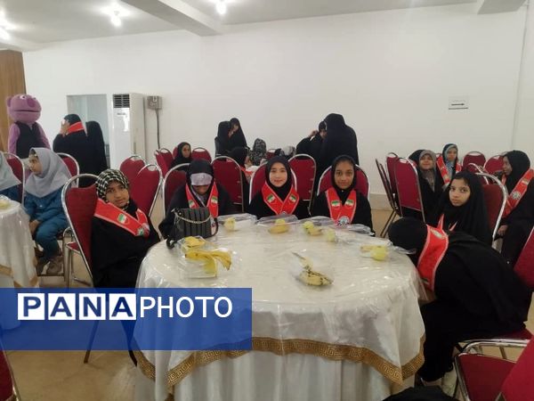 آیین رونمایی از کتاب دانش‌آموزان میناب