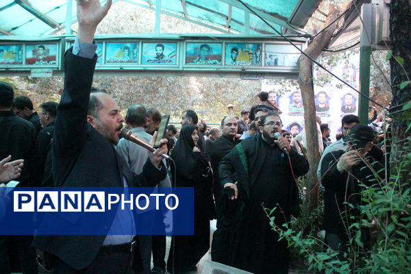 خاکسپاری نوجوان شهید «محمدحسین خاکی» در گلزار شهدای قم