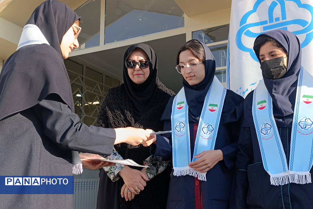 مراسم افتتاحیه سفیران سلامت در دبیرستان مهر نیشابور 