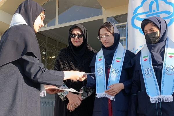 مراسم افتتاحیه سفیران سلامت در دبیرستان مهر نیشابور 