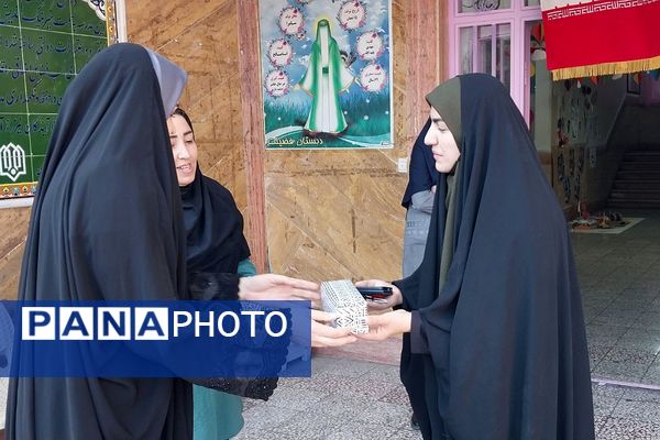 برگزاری نمایشگاه به مناسبت «هفته پدافند غیرعامل» در دبستان شهید مجید مجیدی ناحیه دو شهرری 