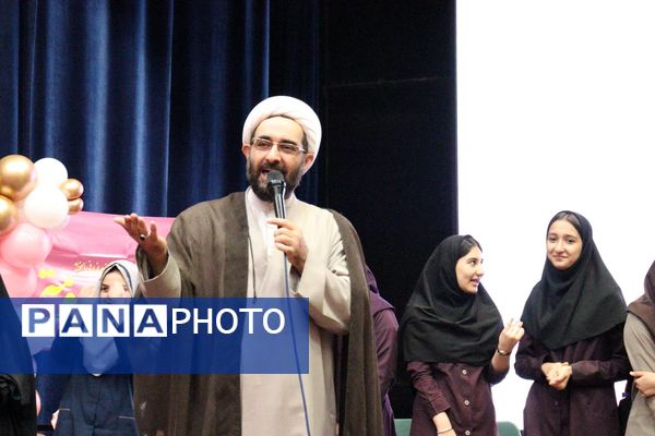 برگزاری جشن روز دختر با همکاری کانون خدمت رضوی و نهادهای آموزشی در منطقه 14 تهران 