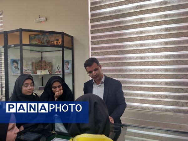 هفته کتاب خوانی در آرامگاه شهید مدرس