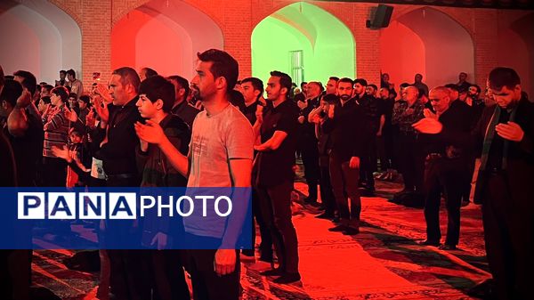 مراسم احیا شب بیست و یکم در حسینیه سفید اشکذر 
