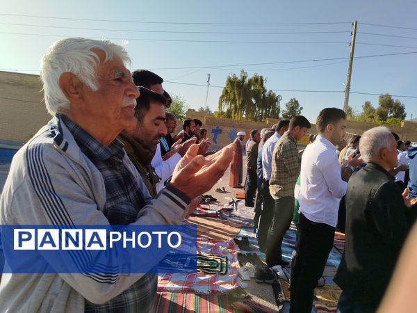 نماز عید فطر ۱۴۰۴ در روستای ظفرآباد شیراز اقامه شد