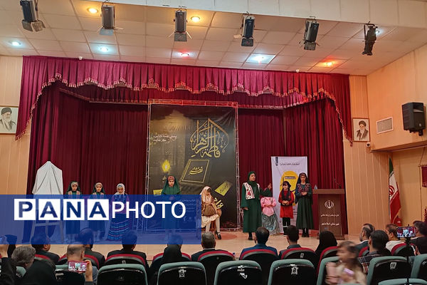 برگزاری محفل شعرخوانی و رونمایی کتاب در اسلامشهر 