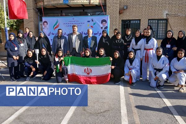 افتتاحیه انجمن ورزشی درون مدرسه ای منطقه کهریزک در هنرستان اولیاء۳