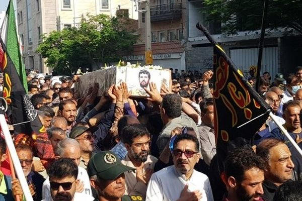 استقبال از پیکر پاک و مطهر شهید دوران دفاع مقدس در بوشهر