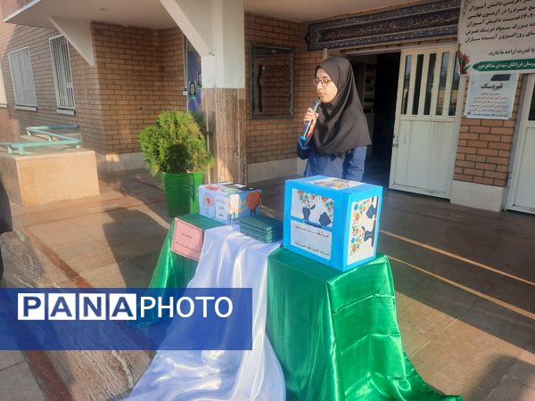 مراسم هفته بهداشت روان در دبیرستان فرزانگان استعداد درخشان ملارد