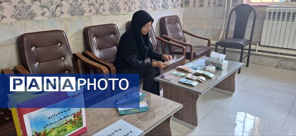 برگزاری جشن عاطفه ها در دبیرستان فرزانگان دوره ی اول 