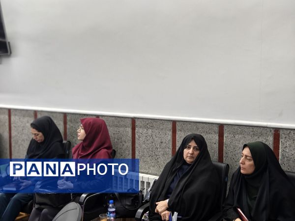 (طرح هم راه) همراهی والدین با مدرسه برای رشد آموزشی و تربیتی دانش‌آموزان پایه اول