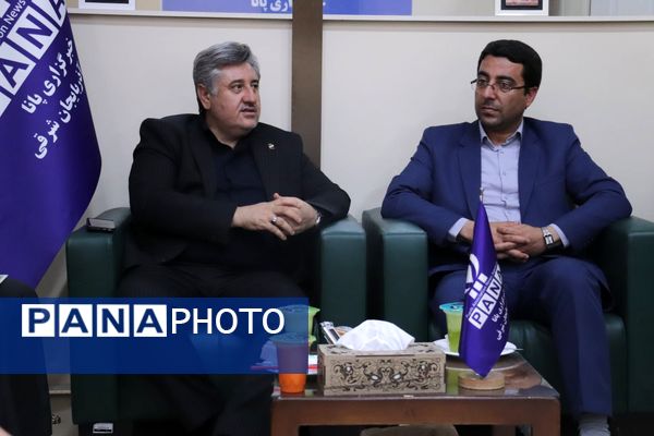 حضور مدیرکل فرهنگ و ارشاد اسلامی آذربایجان شرقی در دفتر خبرگزاری پانا استان به‌مناسبت روز خبرنگار