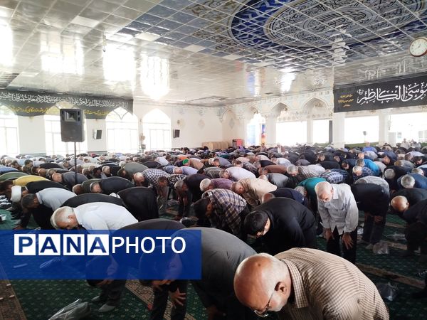 نماز جمعه کاشمر با حضور پرشور مردم برگزار شد