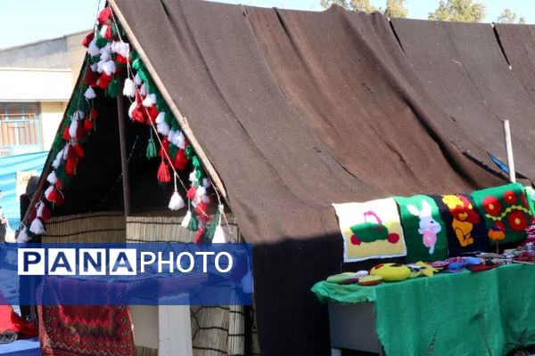 همایش یاوران انقلاب دانش‌آموزان مدارس عشایری شهرستان‌ جیرفت 