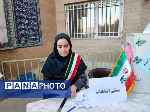 انتخابات شورای دانش‌آموزی در تمام مدارس شهرستان ملارد 