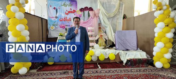 شروع قصه بندگی با دست های کوچک