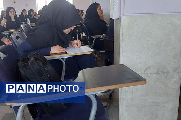 کارگاه خلاقیت در مطالعه و یادگیری در دبیرستان دستغیب ناحیه ۳ شیراز