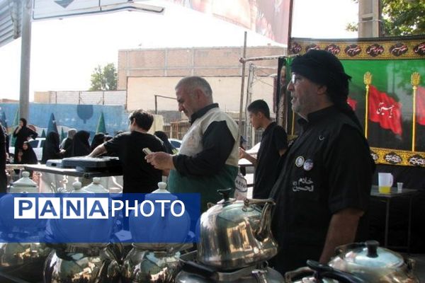 از غرفه‌های فرهنگی تا خدمت‌رسانی مردمی؛ پیشوا در سوگ رضوی