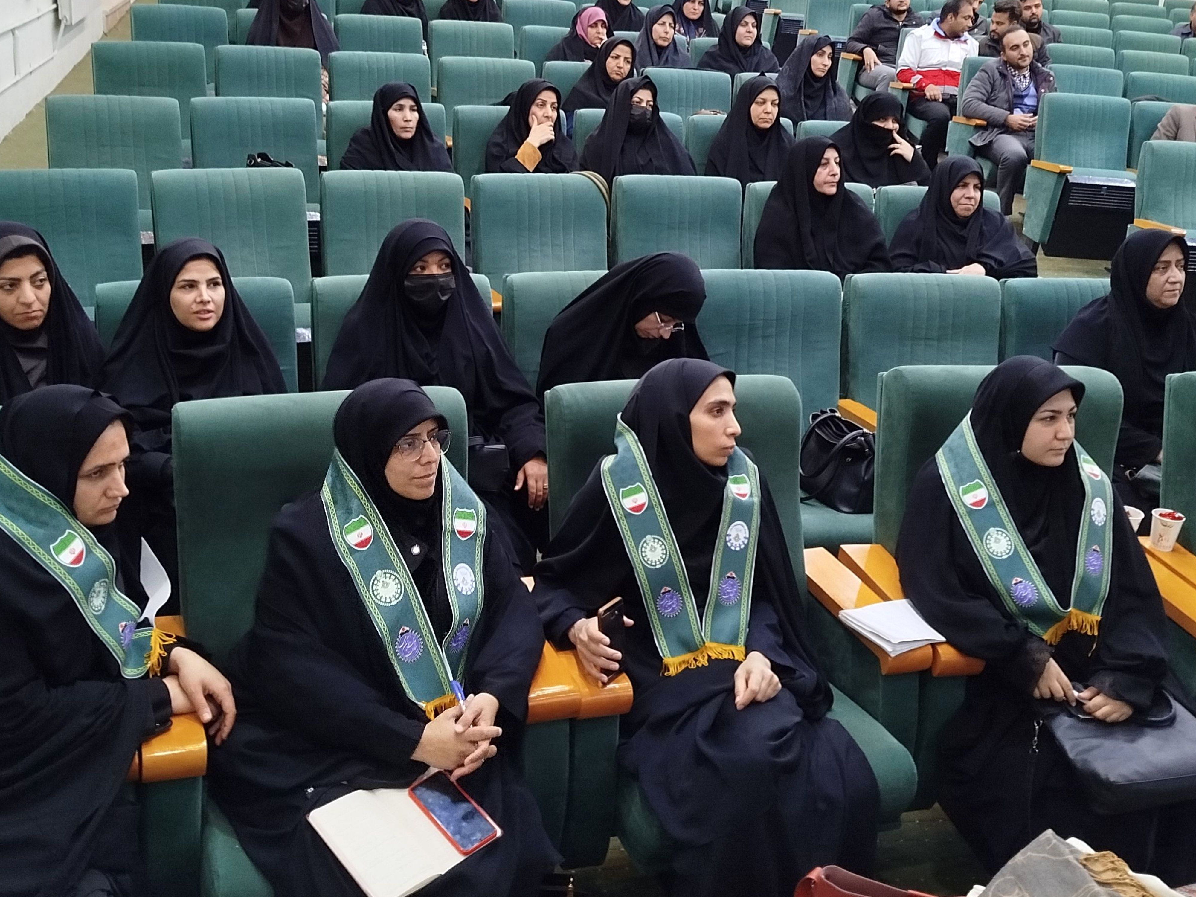 کارگاه توانمند‌سازی مربیان پیشتاز اداره آموزش و پرورش شهرستان کاشمر