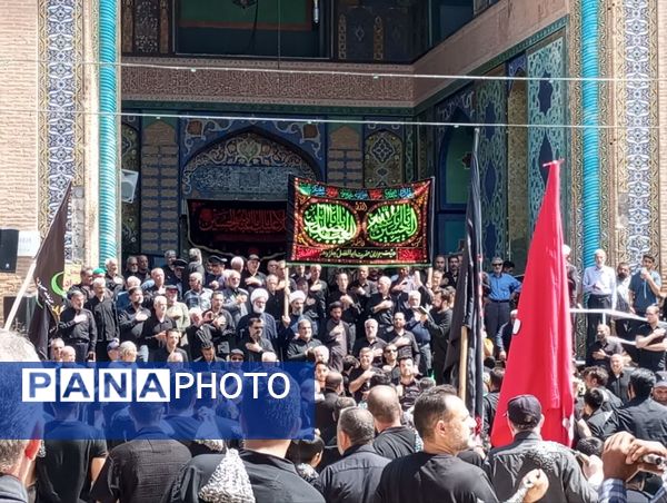اقامه عزا و نوحه خوانی در صحن آستان مقدس حضرت سلطانعلی(ع) 