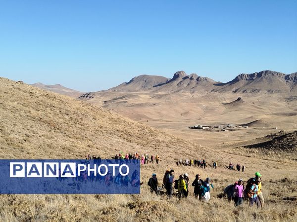 صعود هیات کوهنوردی خراسان شمالی به قله بابا سبز فاروج 